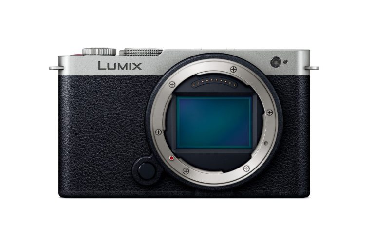 パナソニック、撮影者の意図にこたえるハイエンドミラーレス一眼カメラ