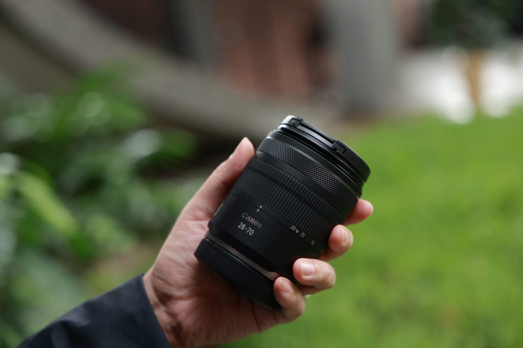 キヤノン、ズーム全域F2.8標準ズームレンズ「RF28-70mm F2.8 IS STM
