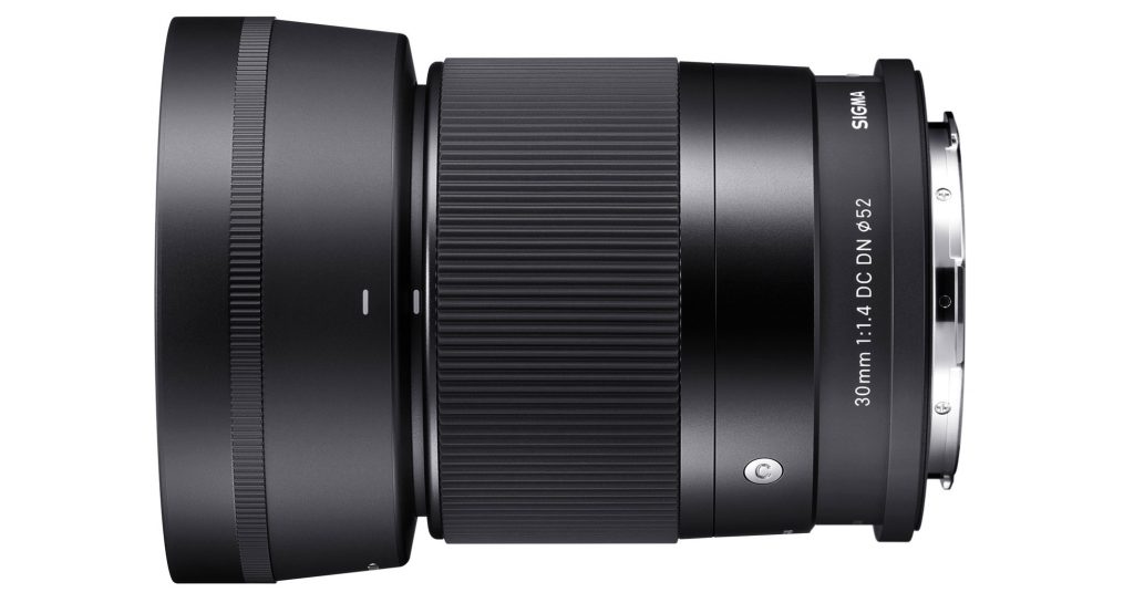 シグマ、LマウントAPS-C用のF1.4単焦点レンズ3本の発売日を決定