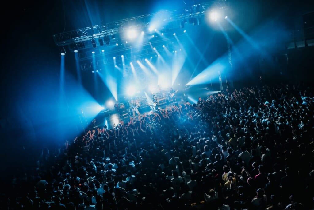 ライブレポート】シンガロングで会場が震えた夜……Dragon Ashのライブ