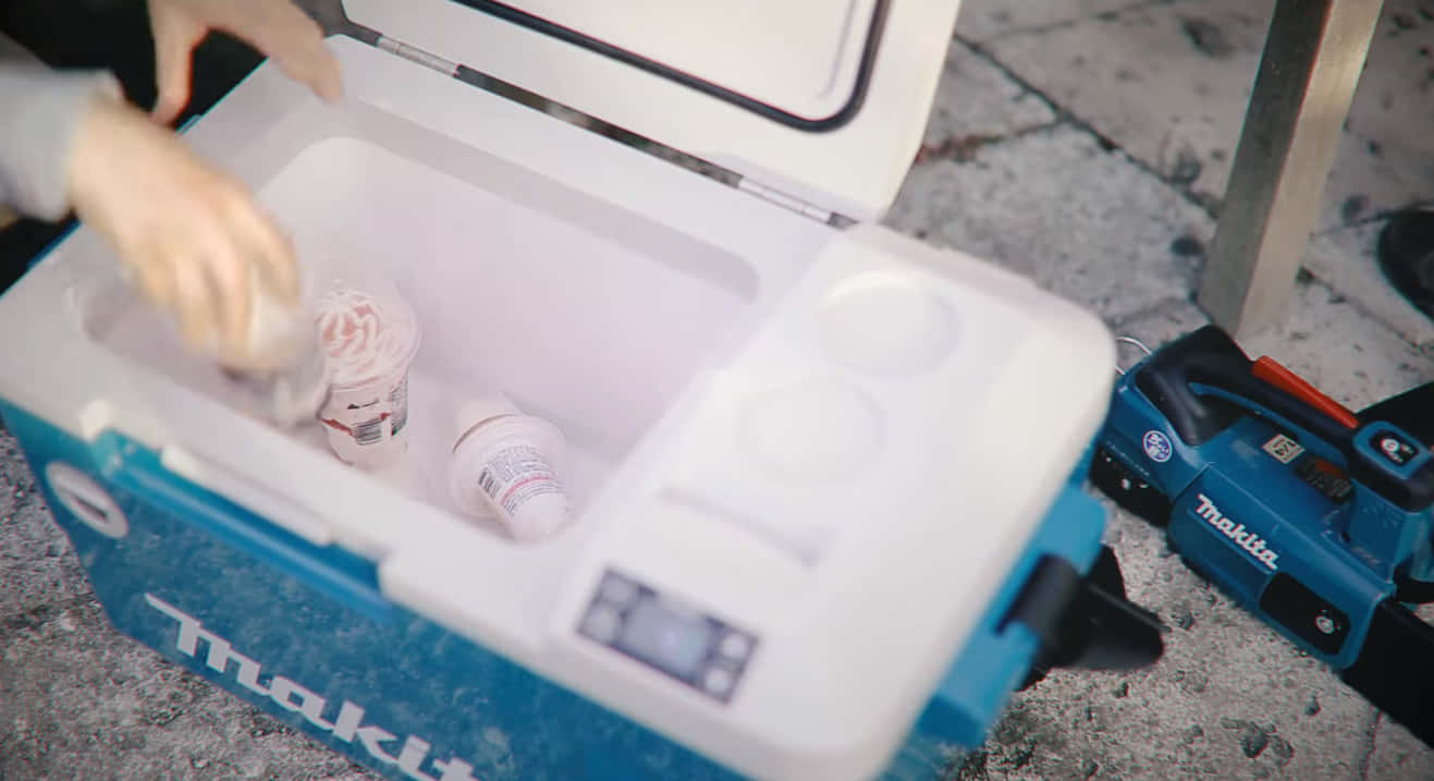 マキタ CW180DZ 18V充電式保冷温庫、-18℃まで冷やせるクーラーボックス