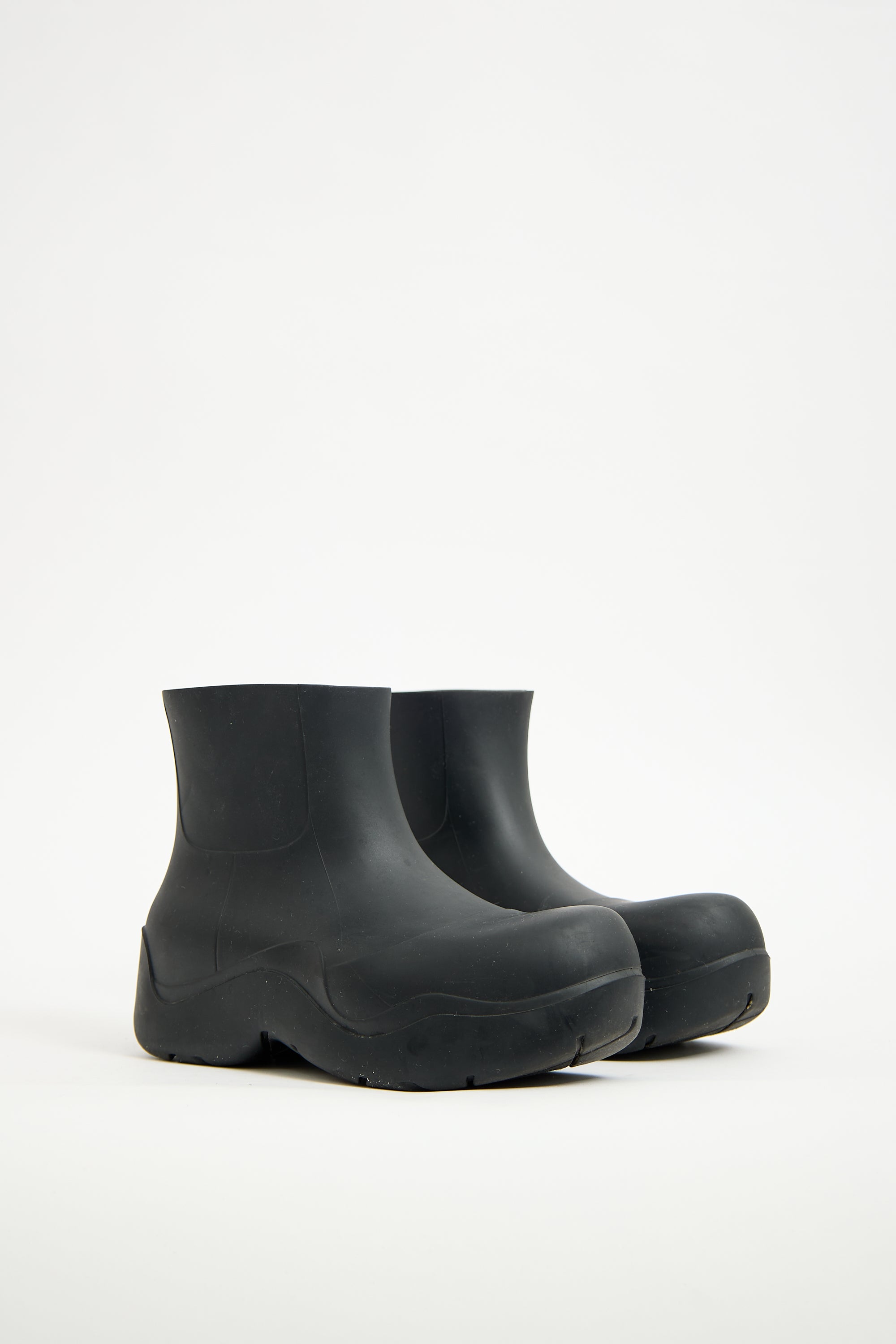 Bottega Veneta // Black Rubber Puddle Boot – VSP Consignment