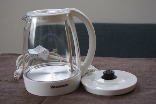 透明で可愛く衛生的、ビタントニオのガラス電気ケトル（VEK-600-W