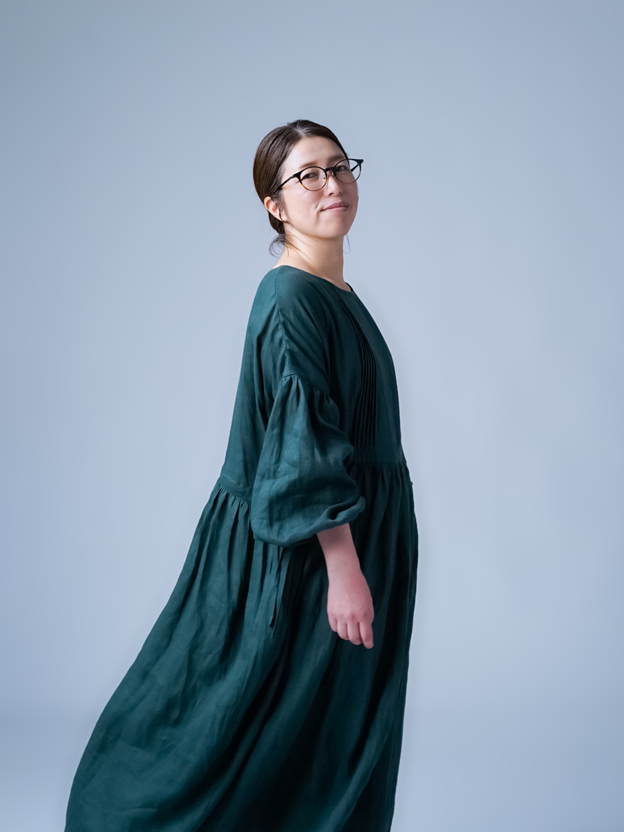 リネンドレス】ジュエリーはいらない！ ピンタック リネンドレス