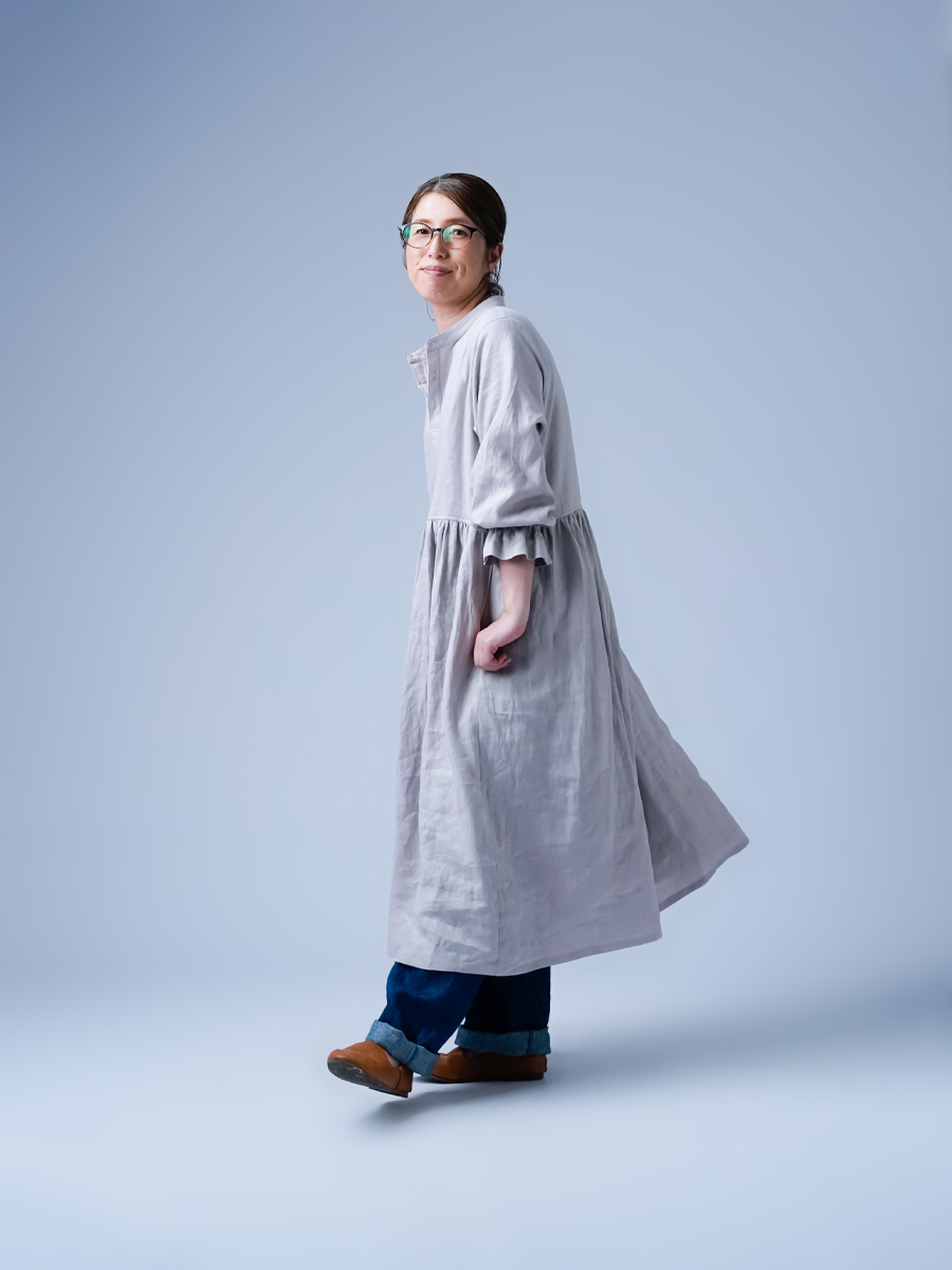 リネンワンピース】スタンドカラー リネンドレス ／ 灰桜(はいざくら