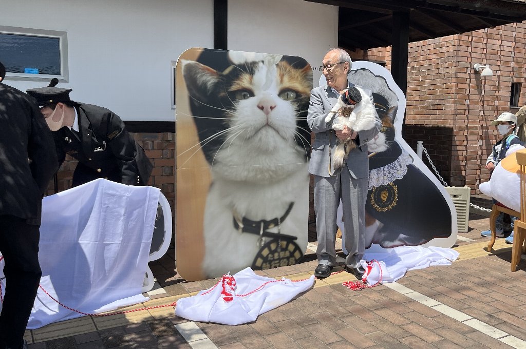 たま駅長26歳のお誕生日に「ジャンボたま駅長」現る！ | 和歌山電鐵