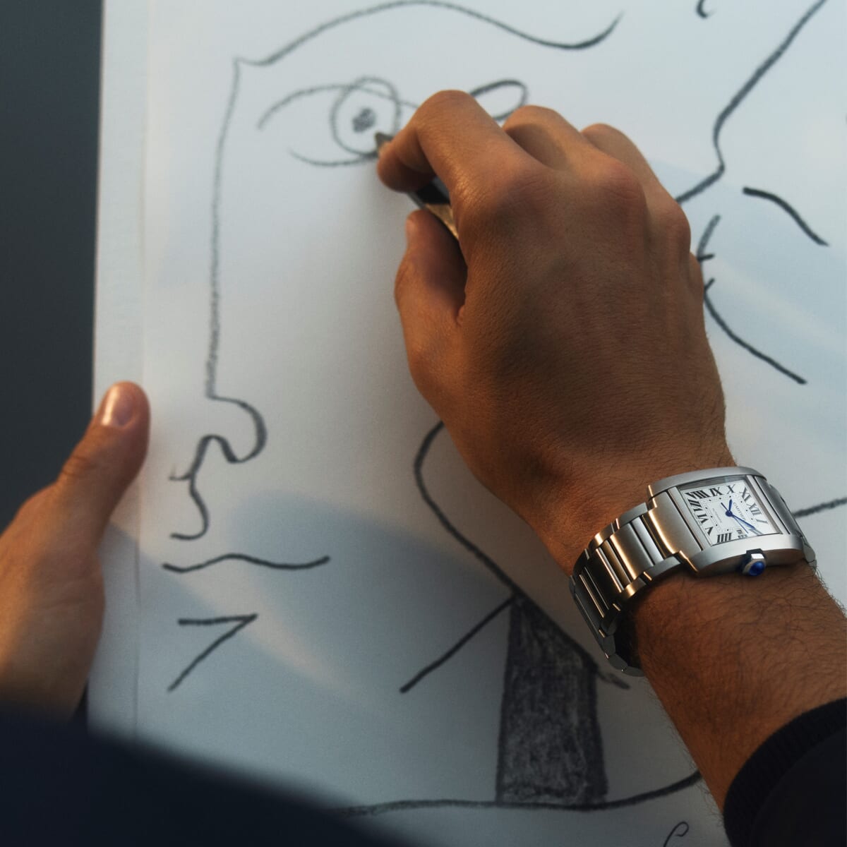 カルティエ】ケースとブレスレットの一体感を高めた新「タンク