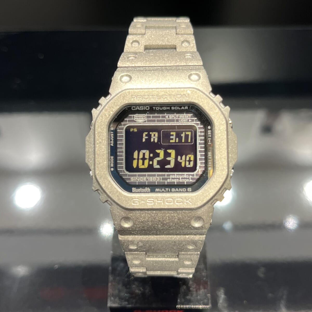 深層硬化処理で硬度を高めた40周年記念のスペシャルG-SHOCK