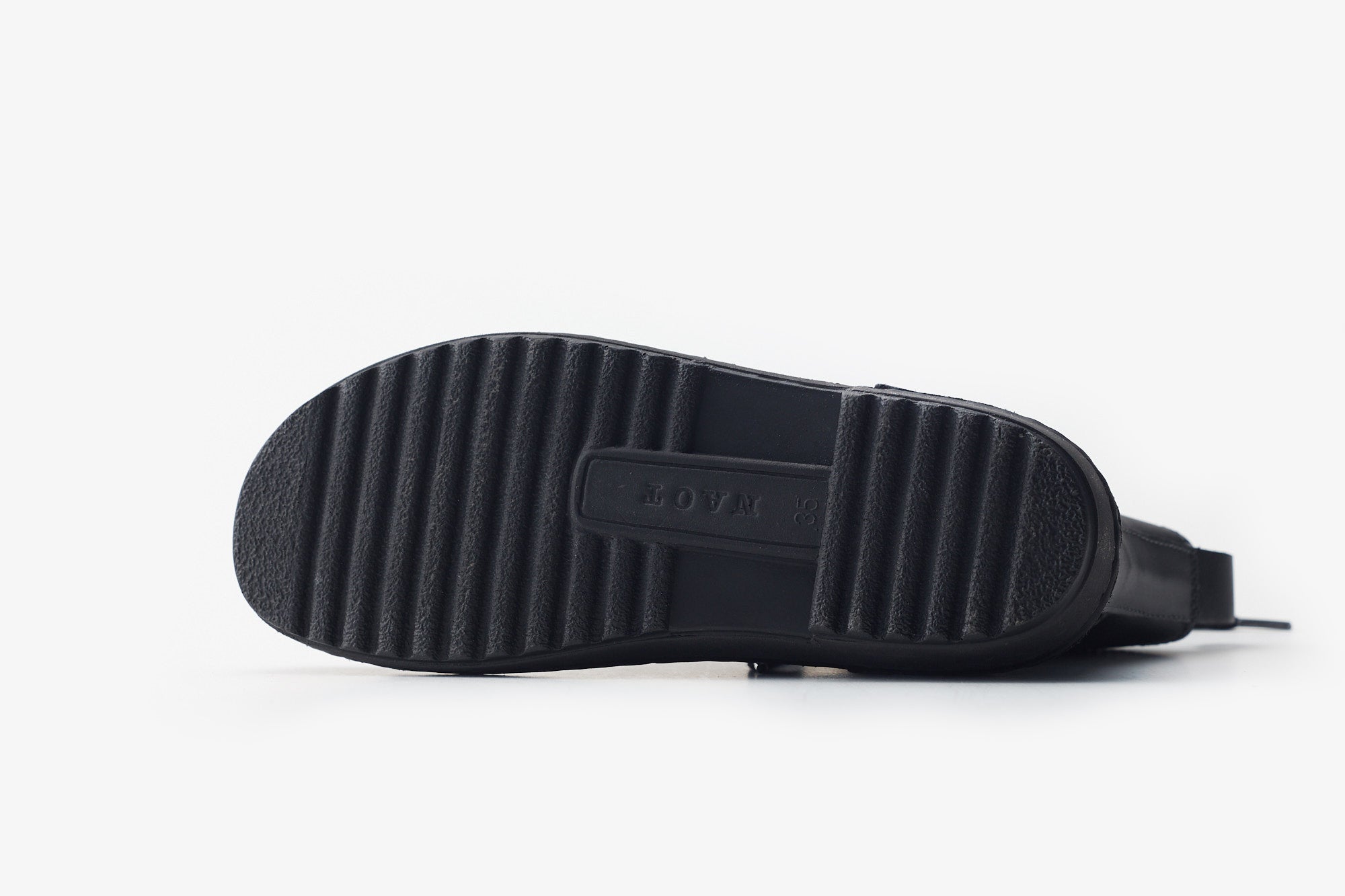 CLAUDIA（クラウディア）｜NAOT (ナオト）- パンと日用品の店 わざわざ