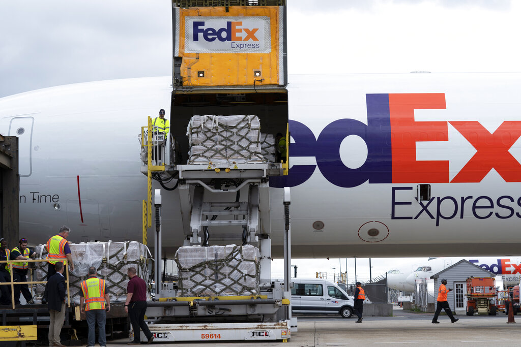 FedEx to move airport maintenance operations from LAX to