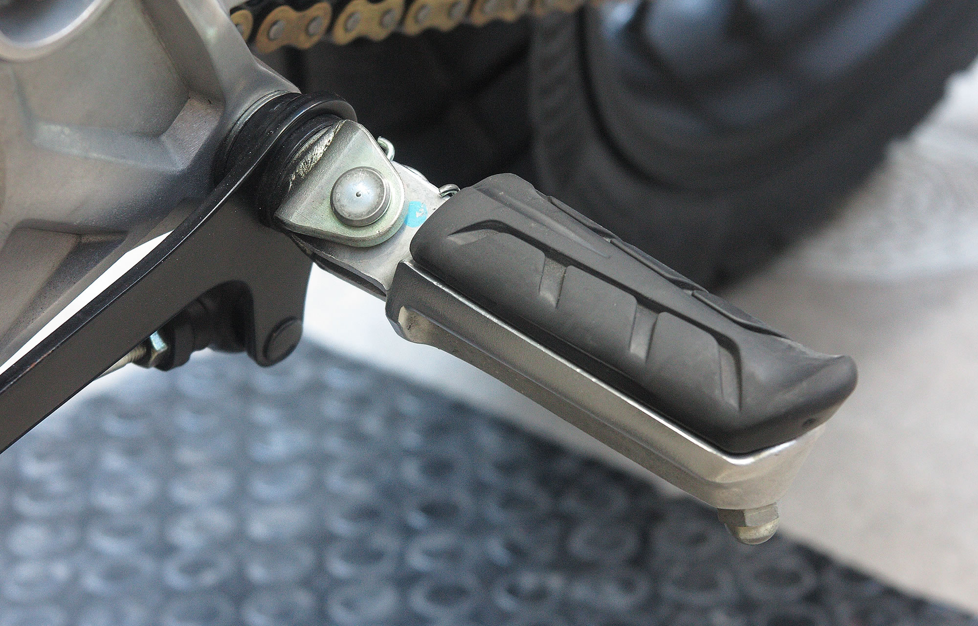 CB250R(MC52) アルミペグ