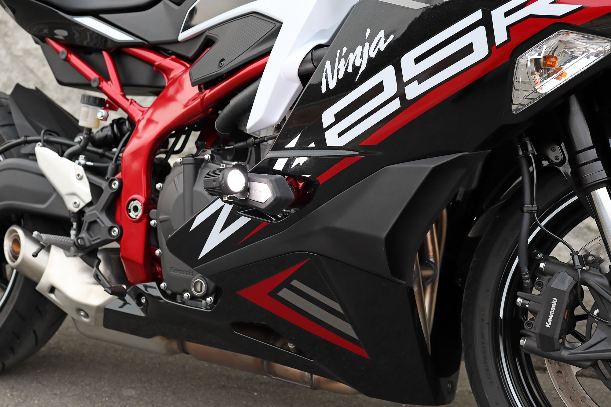 ZX-25R 追加LEDライト4