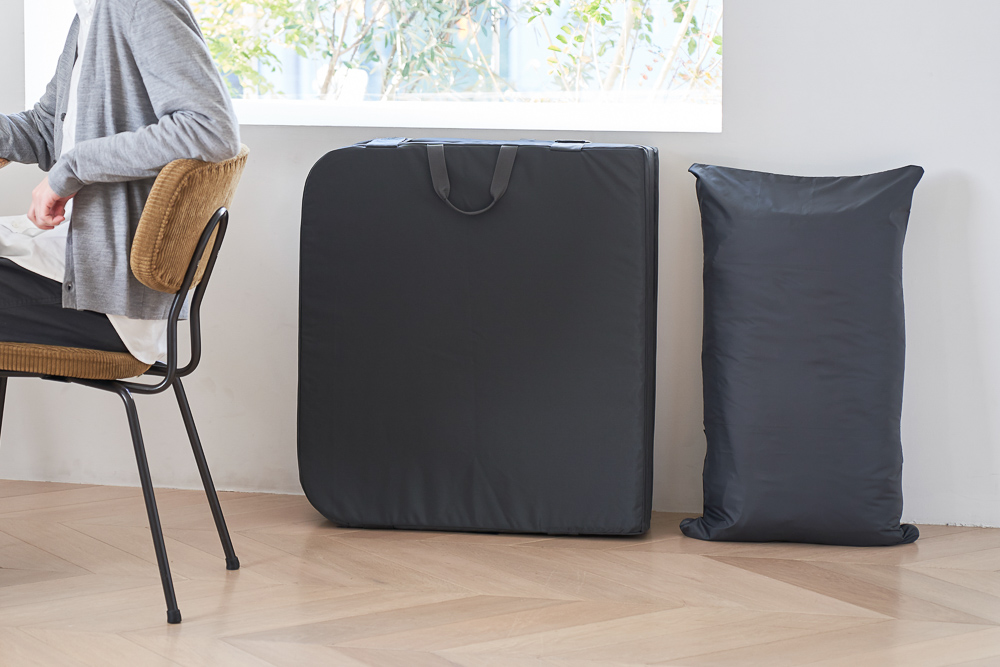 寝心地にこだわったミニマムな折りたたみ寝具。自宅はもちろんキャンプ