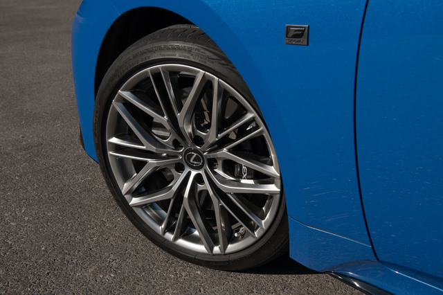 値下げ！4本新品です！レクサスIS500 19インチ 純正ホイール タイヤ