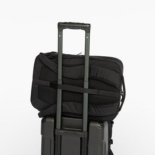 モンベル ｜ オンラインストア ｜ ユティリティー デイパック 15