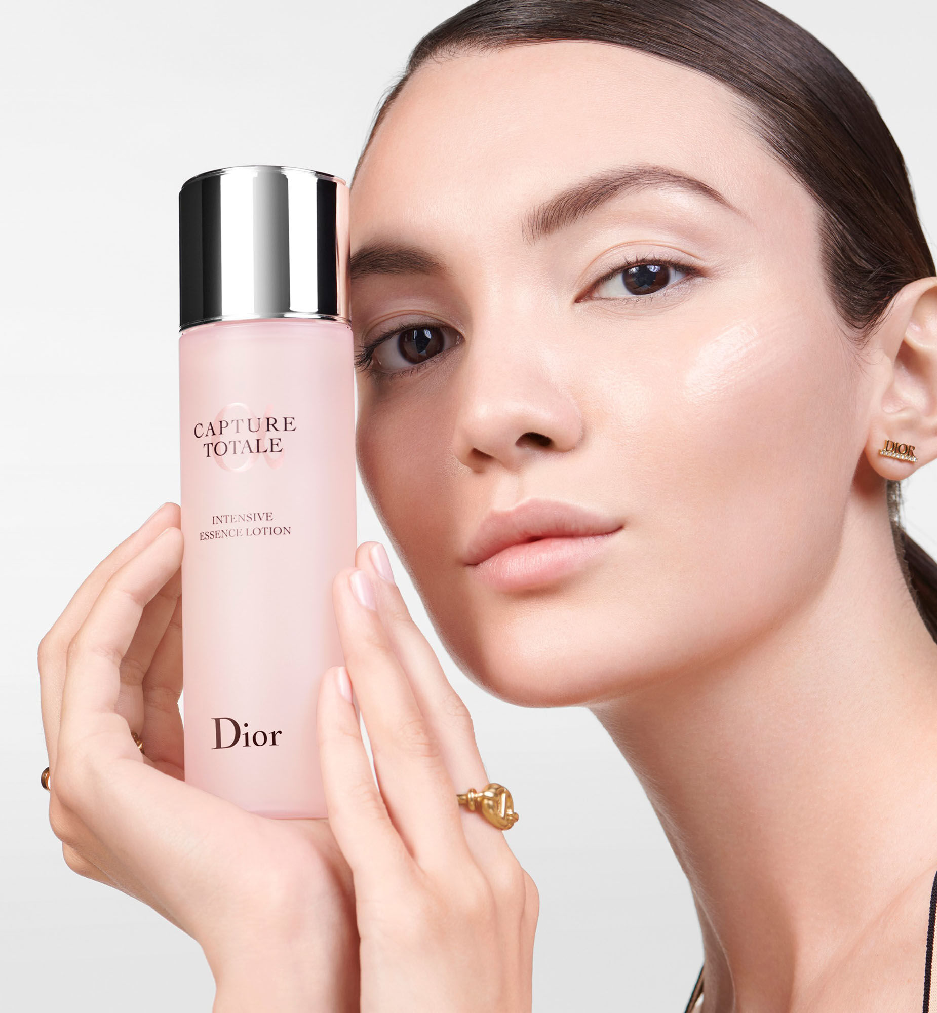 Capture Totale Intensive Essence Lotion: Radiance Face Lotion | DIOR