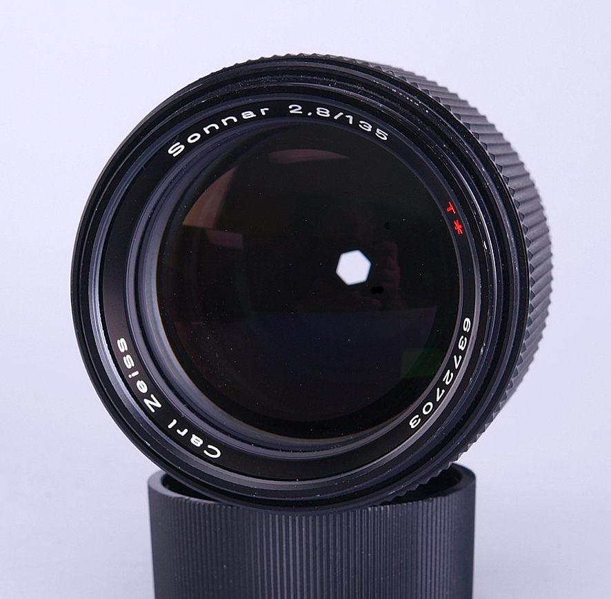 Contax Carl Zeiss Sonnar 135mm F2.8 lens MF. (Contax / Yashica