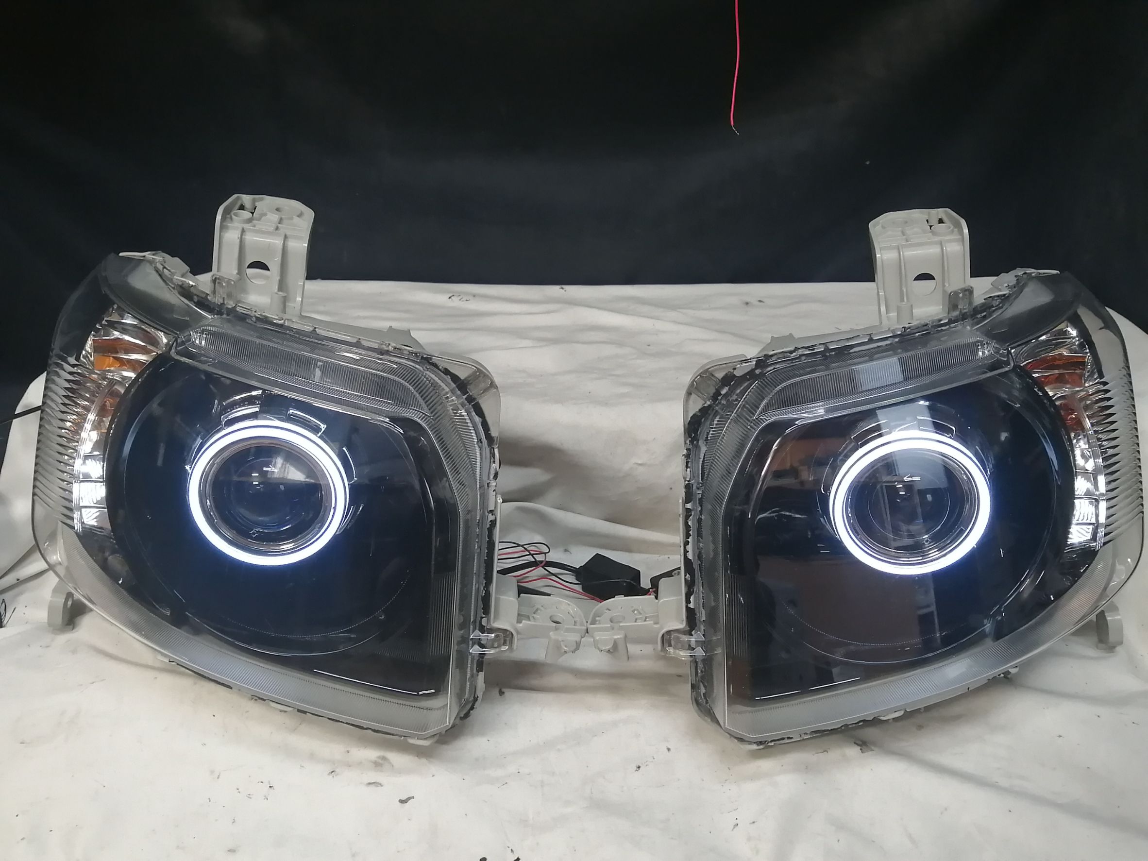 N-BOXのヘッドライトを自分好みに！インナーブラック、バイLED