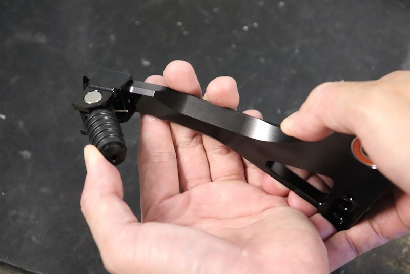 可倒式ペダル、ハイグリップステップバーのへ仕様変更が可能です（参照