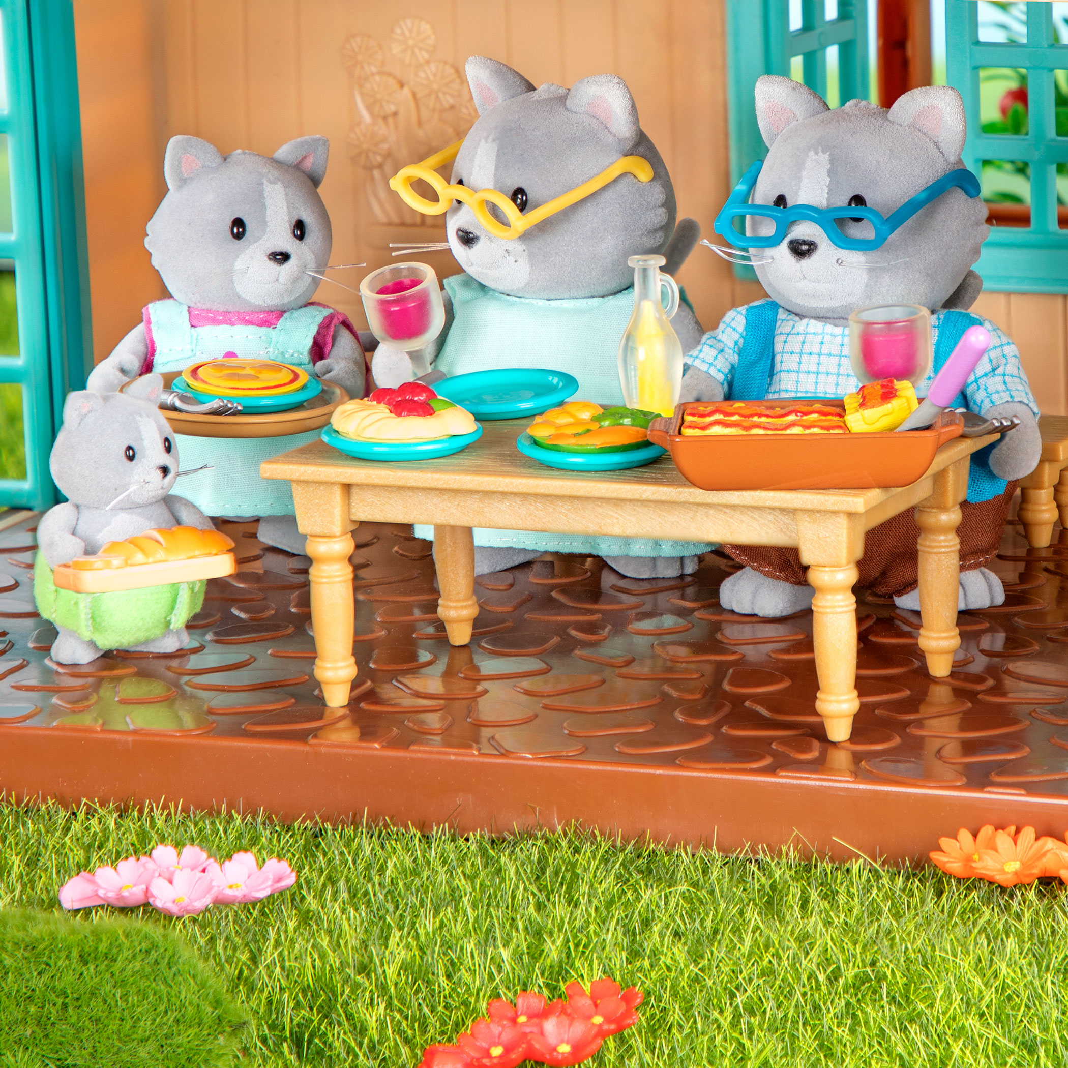 The Daintypaw Cats | Small Animal Figurines | Li'l Woodzeez