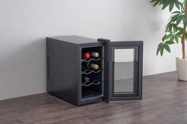 送料無料 8本収納ワインセラー25L アイリスオーヤマ IWC-P081A-B 「1本