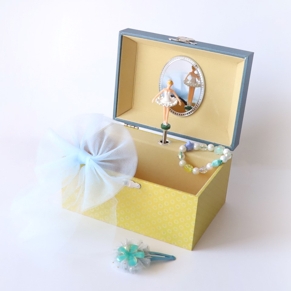 子供アクセサリー付き】白鳥の湖の曲に合わせてバレリーナが躍る