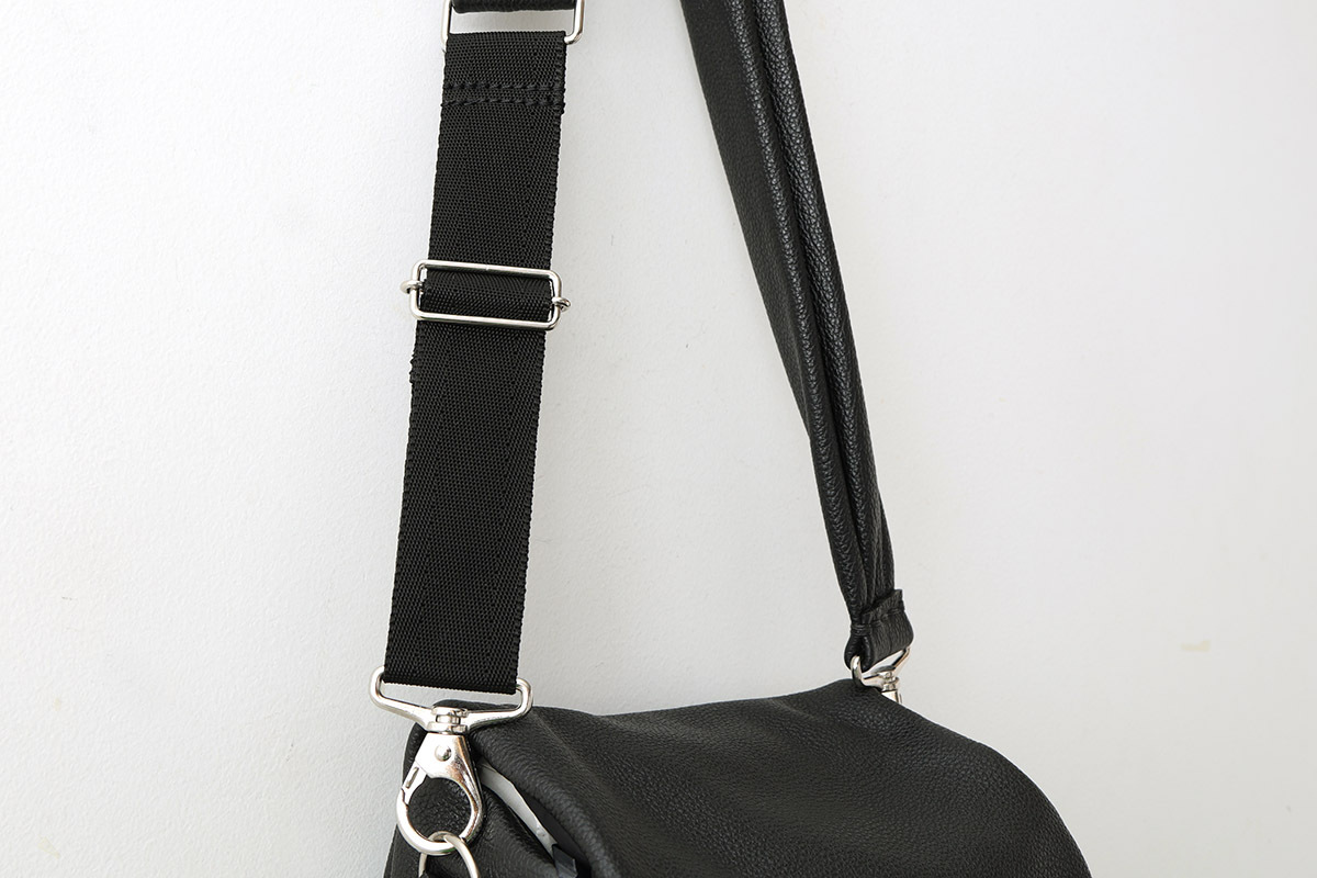 ebagos エバゴス フニュ・ボディバッグS