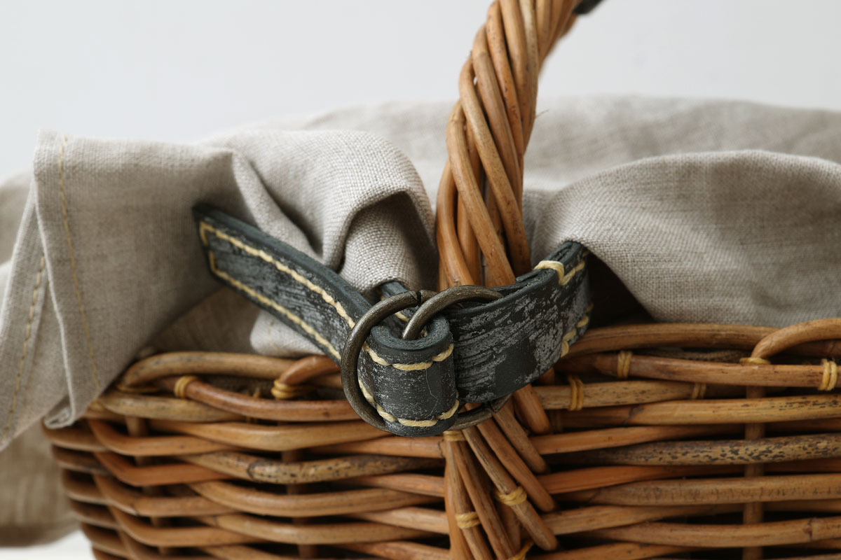 ebagos エバゴス ブライドル トート型かごバッグ