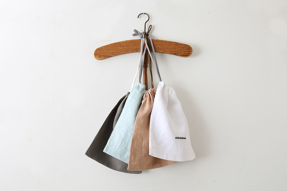 mina perhonen ミナぺルホネン traveler's 巾着ポーチ