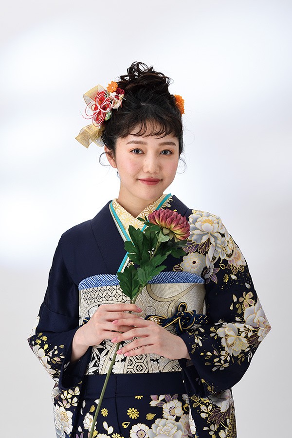 高貴な紫色をまとう、大人の女性になれる振袖【KR512】｜振袖