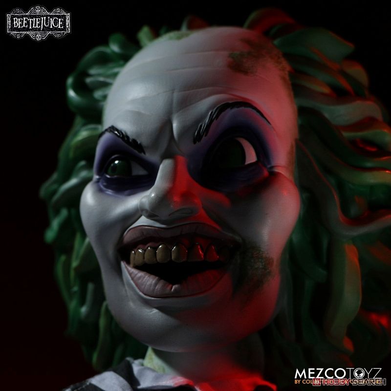 Beetlejuice/ Beetlejuice 15 inch Mega Scale Figure (Completed