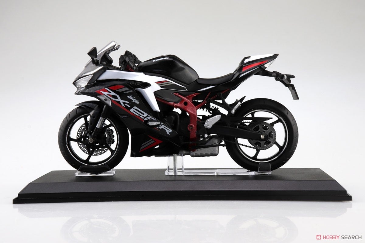 KAWASAKI Ninja ZX-25R メタリックスパークブラック×パールフラット