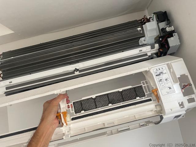 ダイキンAN28YCS 2021の分解掃除|お掃除機能付きエアコンクリーニング