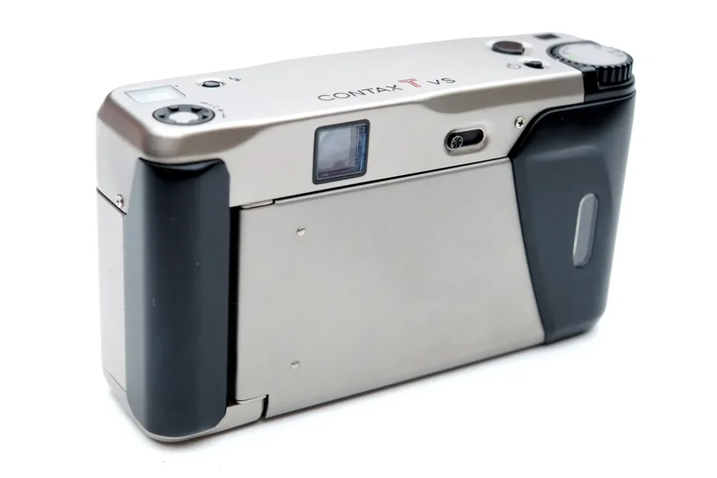 The Contax TVS. The 'executive' compact zoom - Guest post by Eddy