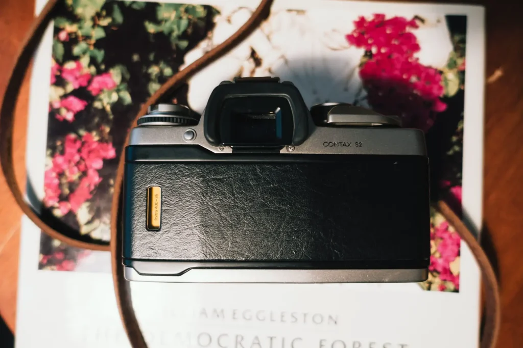 Contax S2 Review: The Beauty of Simplicity - By Joe Monat - 35mmc