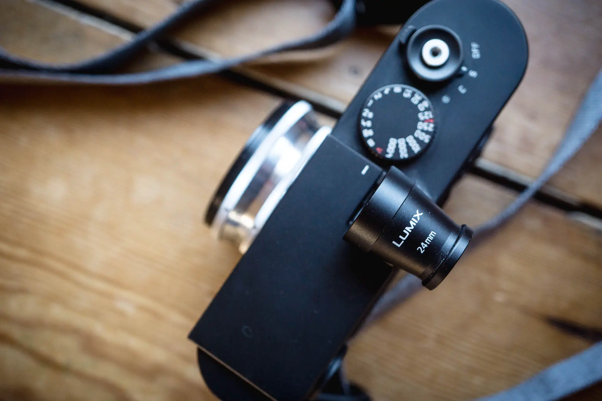 Lomography 20mm f/5.6 Zenit New Russar+ Review - 35mmc