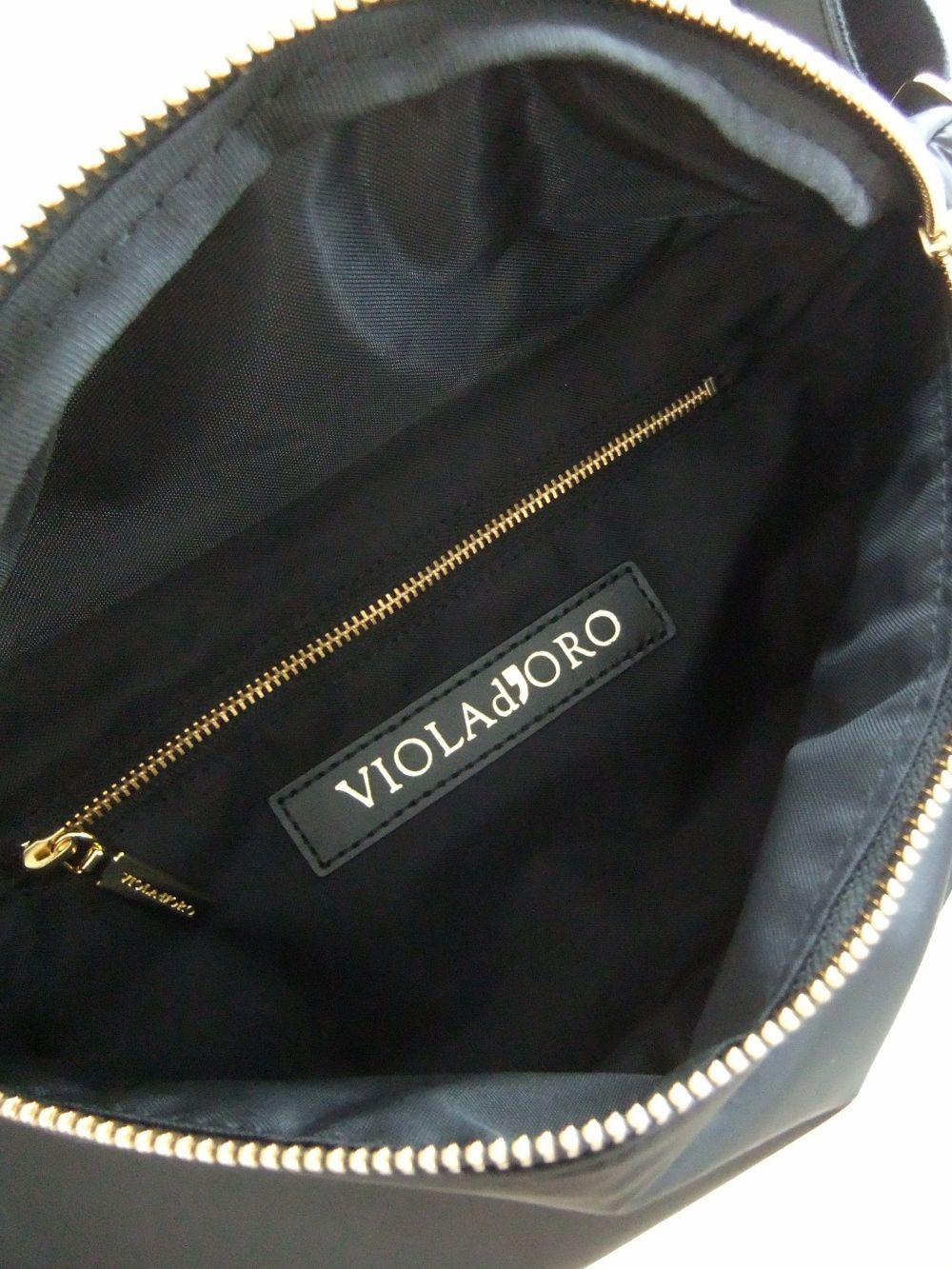 VIOLAd'ORO - GINO ナイロン ボディバック V-2210 | 4.444glad