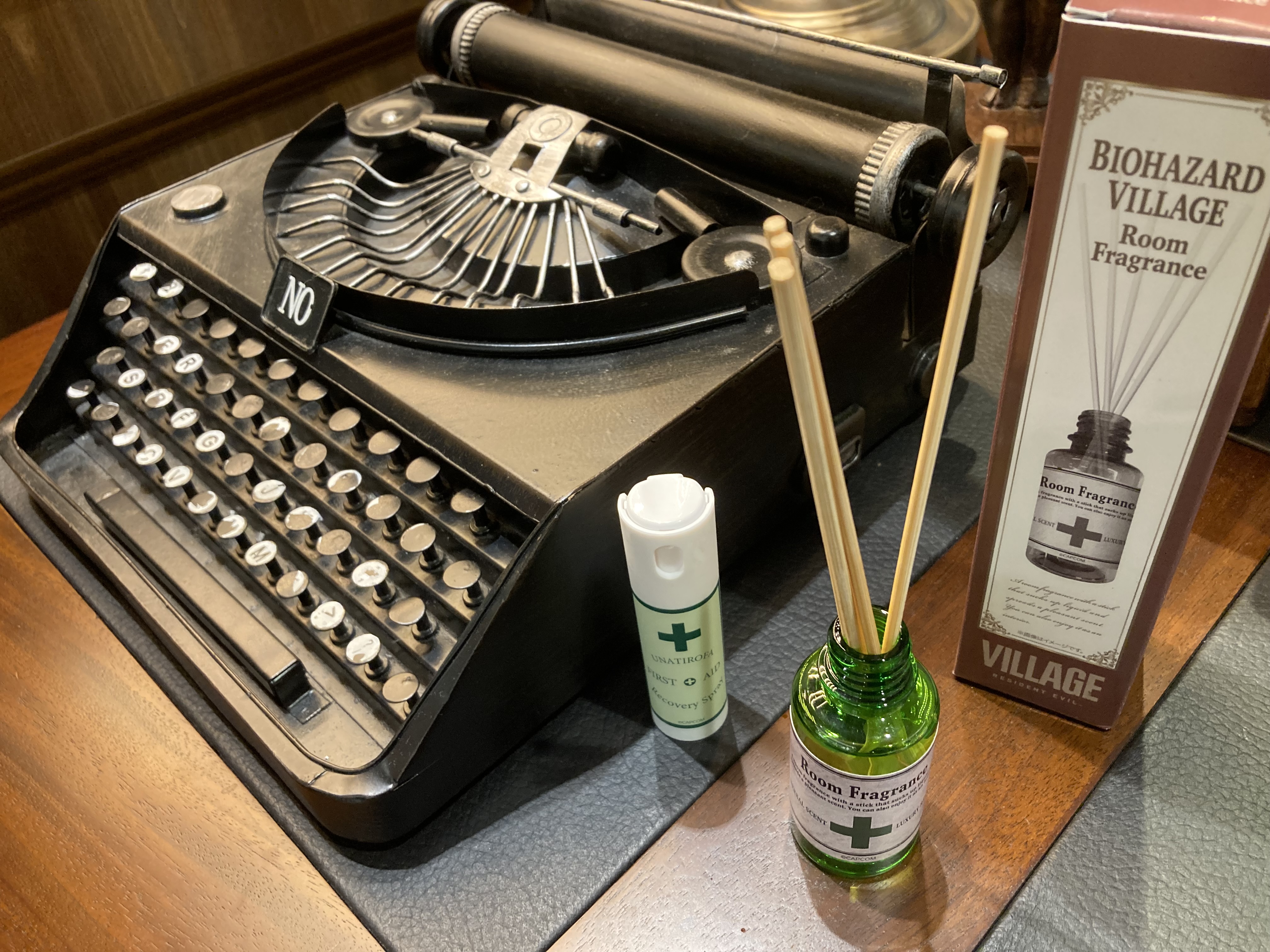 バイオハザード」シリーズの回復アイテムをイメージしたグッズ“救急