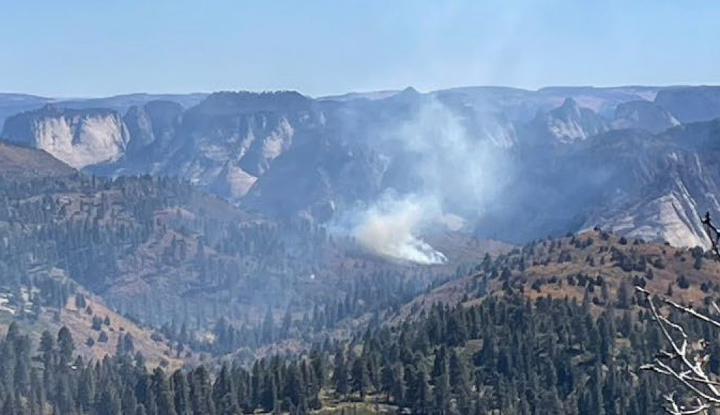 Small fire burning in Zion National Park; visitors should expect