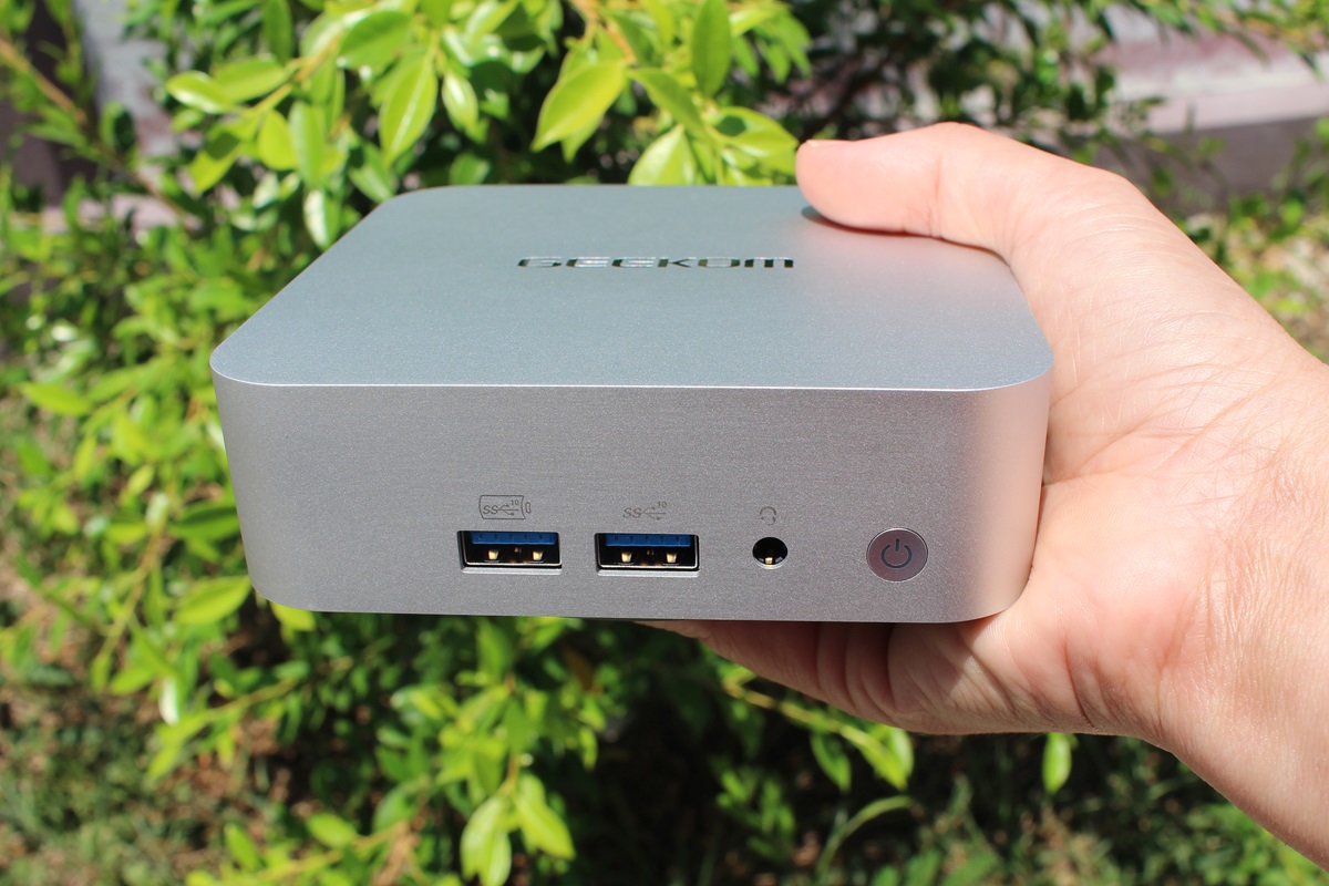 GEEKOM A8 (AMD Ryzen 9 8945HS) AI mini PC review - Part 1: Specs