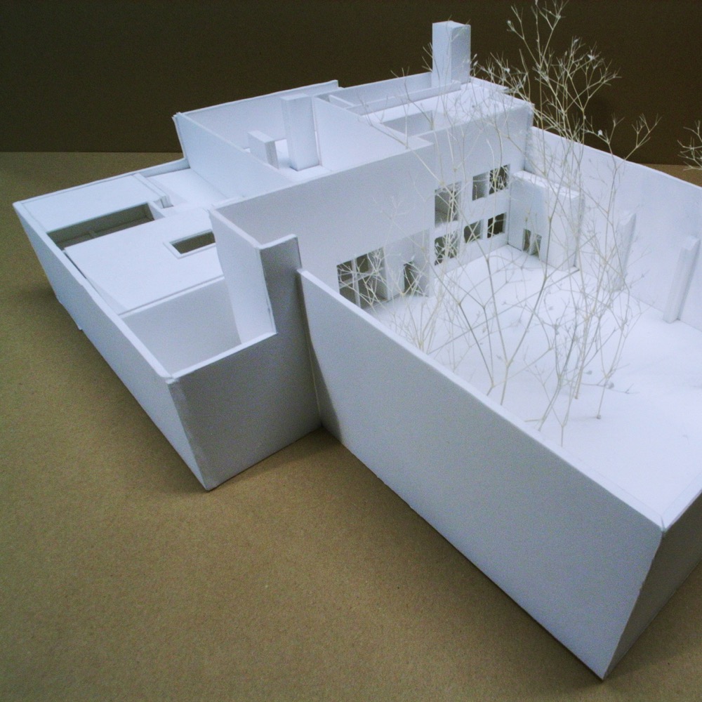 ルイス・バラガンの中庭｜水谷嘉信建築設計事務所