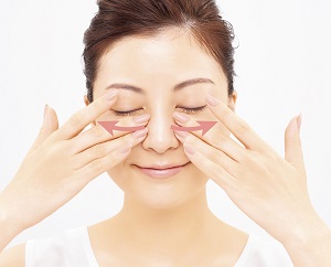 導入美容液｜モイスチュア チャージ セラム リフィル - カバーマーク