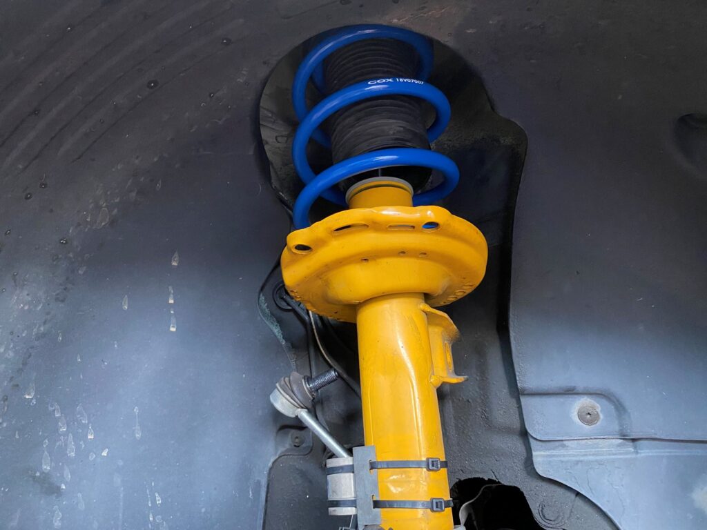 187 GOLF 7.5 R Variant COX スプリングkit 取付 – コックス株式会社