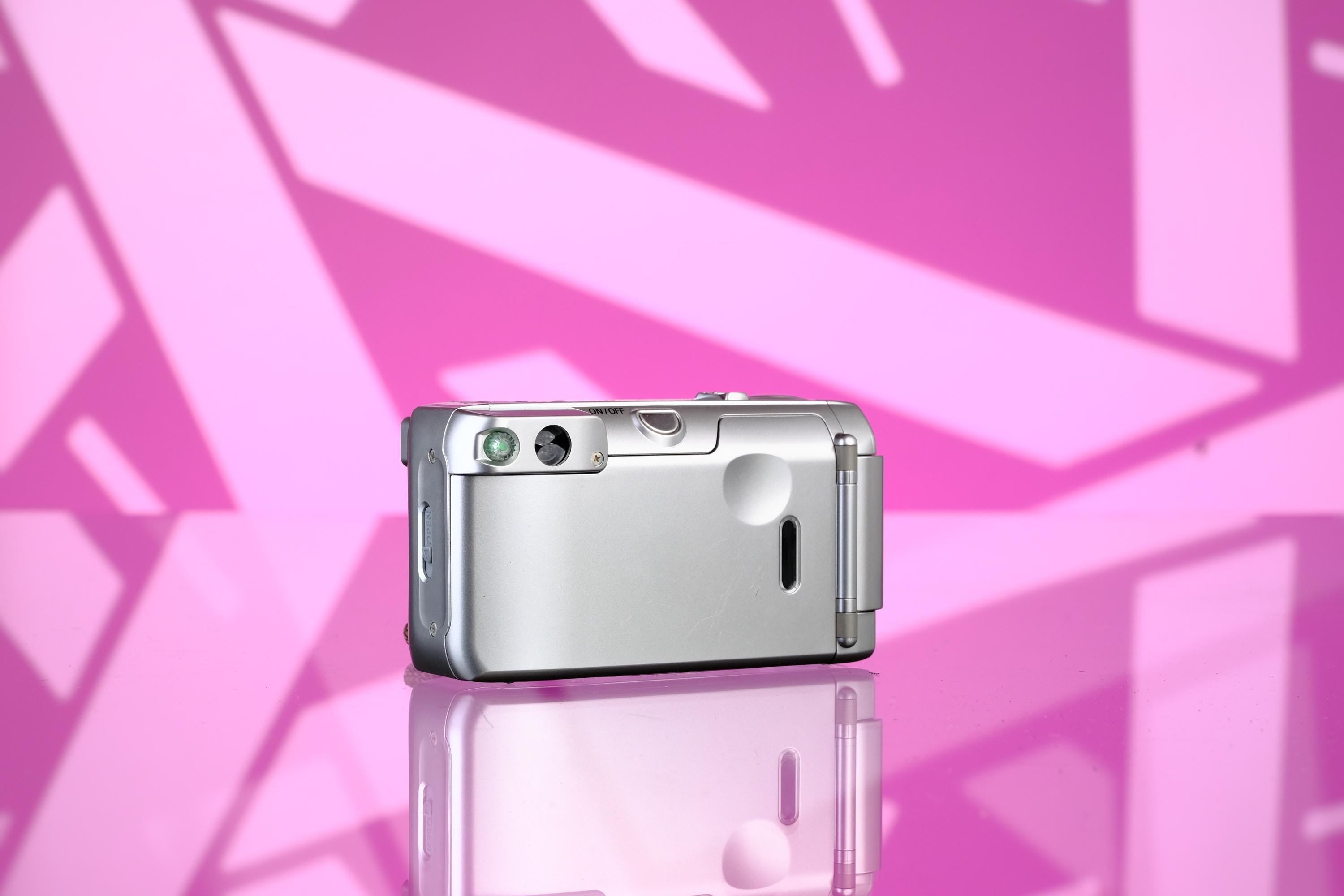 Canon Sure Shot 150u Autoboy N150 35mm Point & Shoot Film Camera