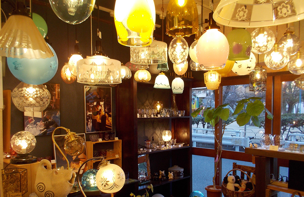 大阪谷町のランプショップ・ギャラリー【コバルトブルー】