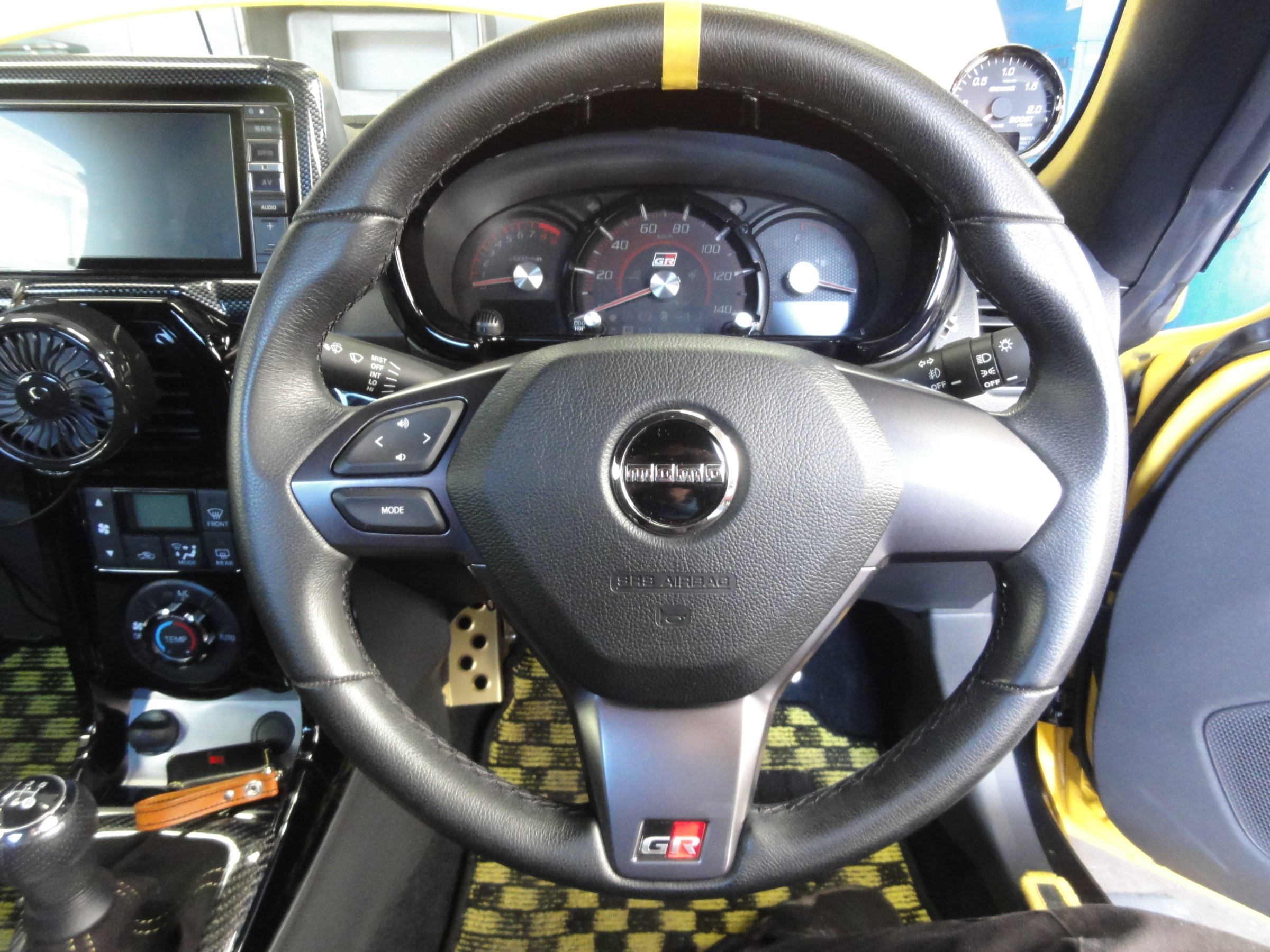 コペン GRスポーツ（LA400K）モモ製スポーツステアリング「JET」装着