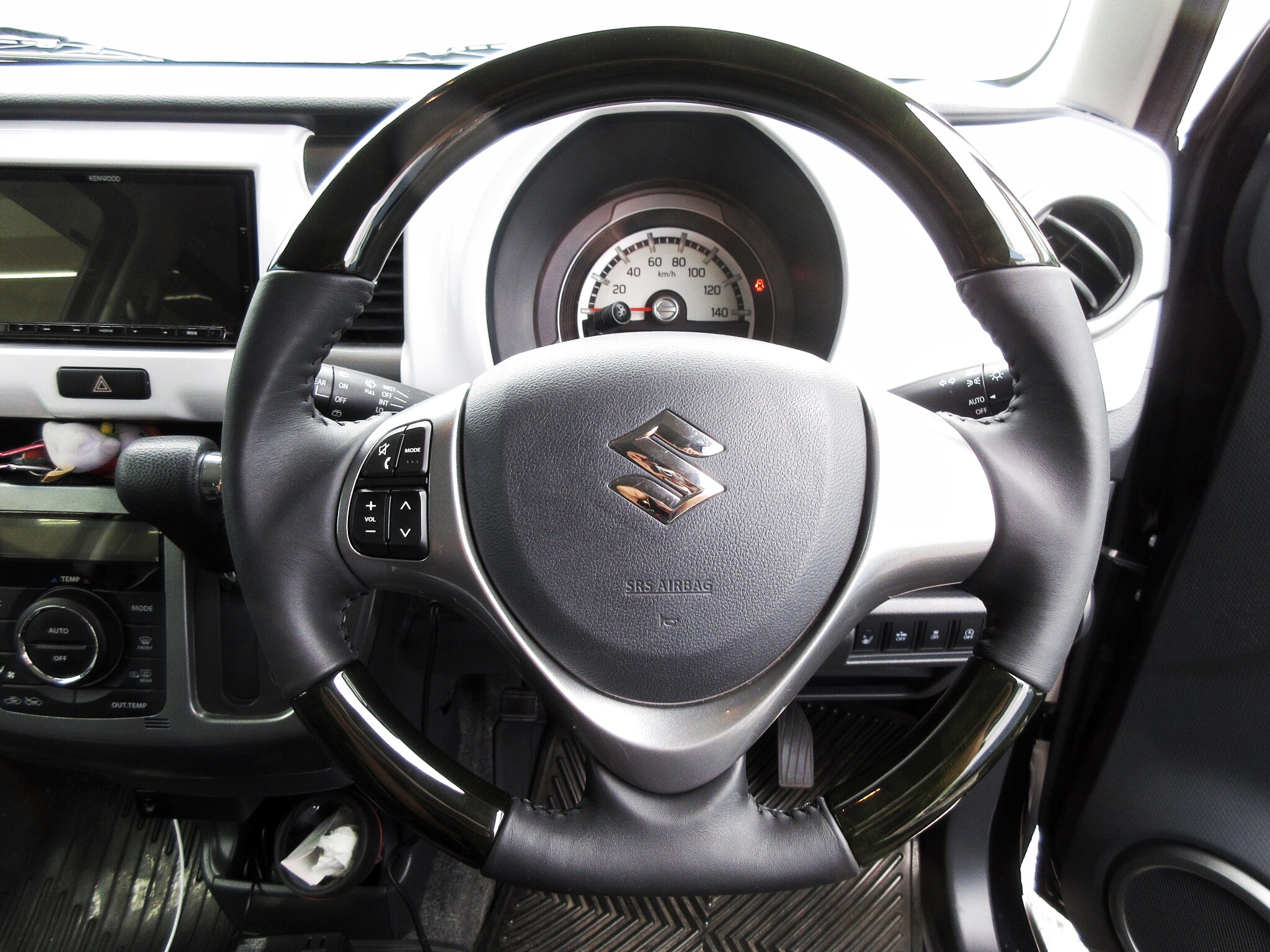 エアバッグはそのままでハンドルだけリフレッシュ！スズキ ハスラー