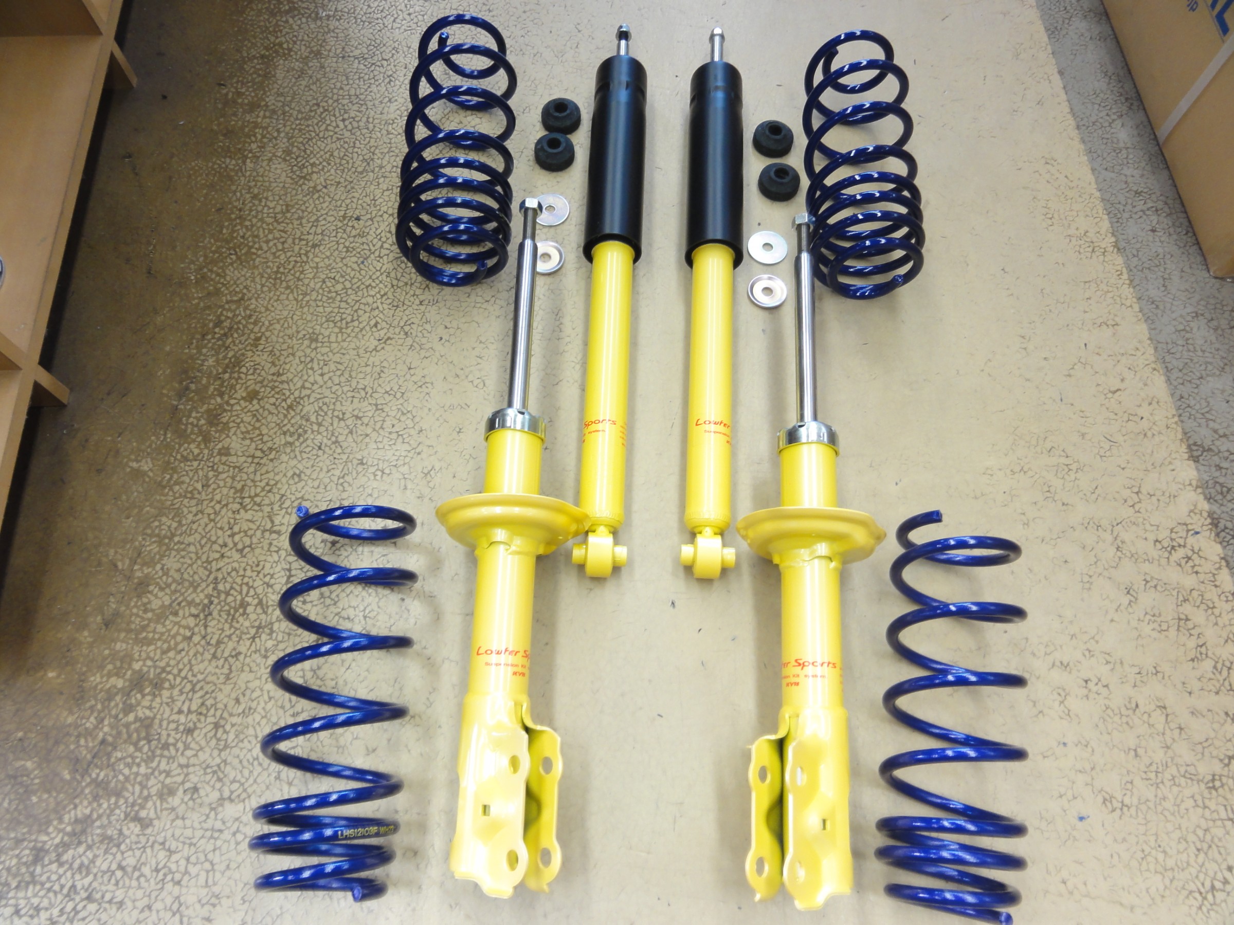 NｰONE（JG1）KYB製サスペンションキット「ローファースポーツ」装着