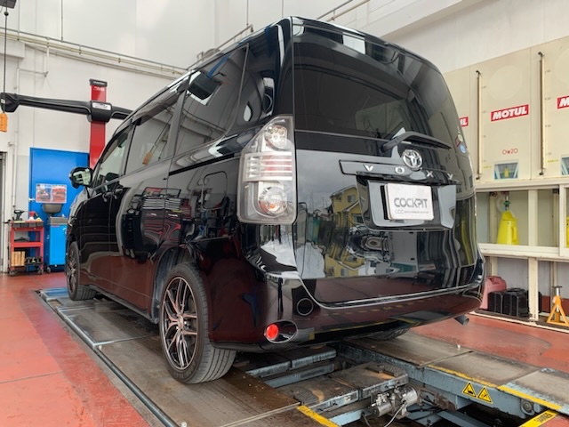 ◇TOYOTA VOXY [ZRR70] 用品取付 TEIN FLEX Zサスペンションキット取付