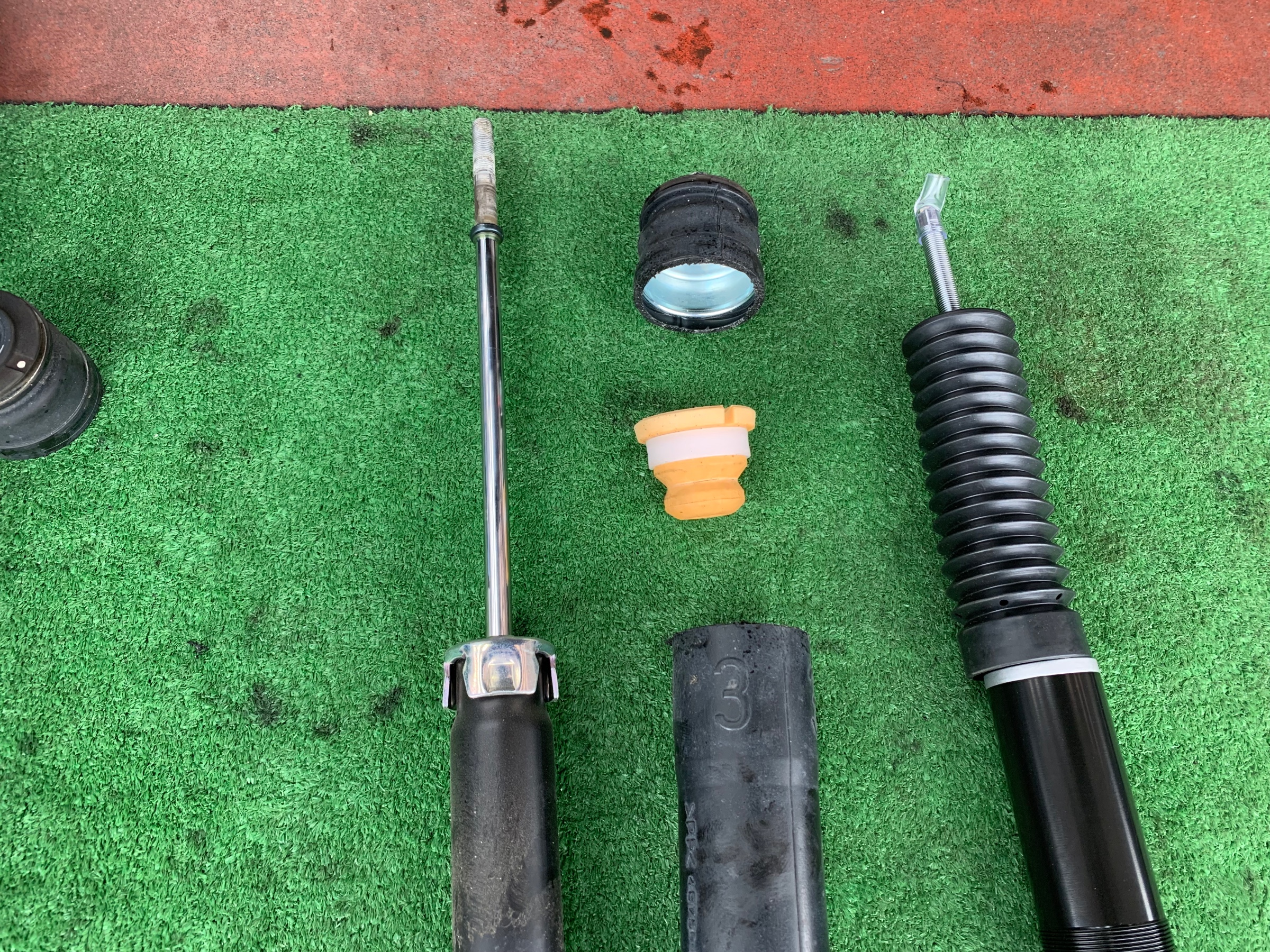 80系 VOXY ZRR85W HKS HIPERMAX-S 車高調取付け | トヨタ ヴォクシー